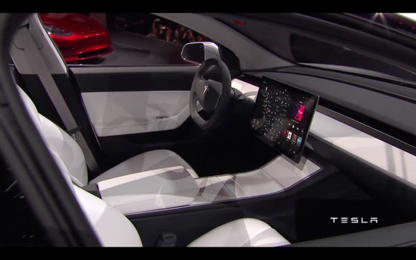Tesla представила долгожданный электромобиль Model 3 – Слайд 4