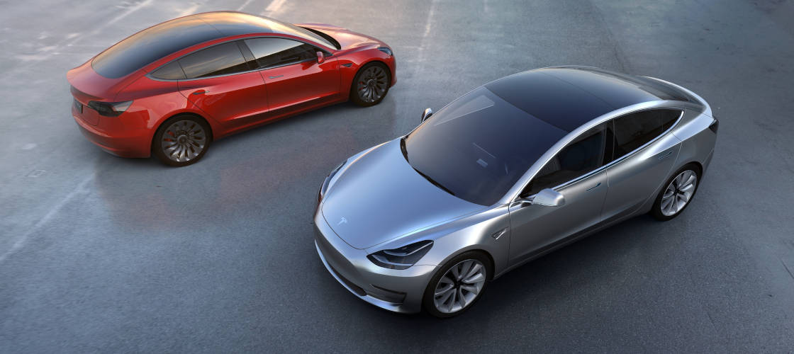 Обкладинка новини «Tesla представила долгожданный электромобиль Model 3»